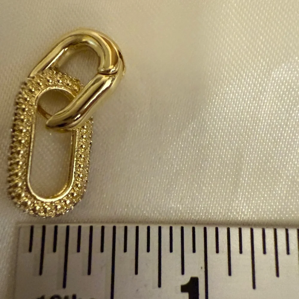 God-tone Link Fashion Earrings - Picture 2 of 3